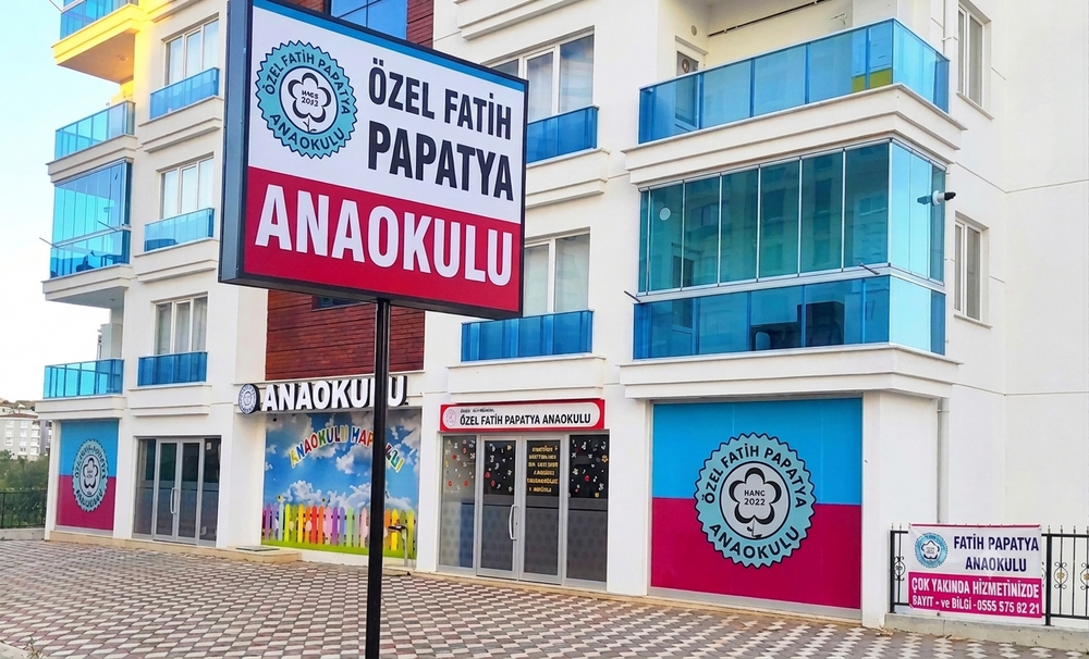 Mutlu çocuklar anaokulu ortamında